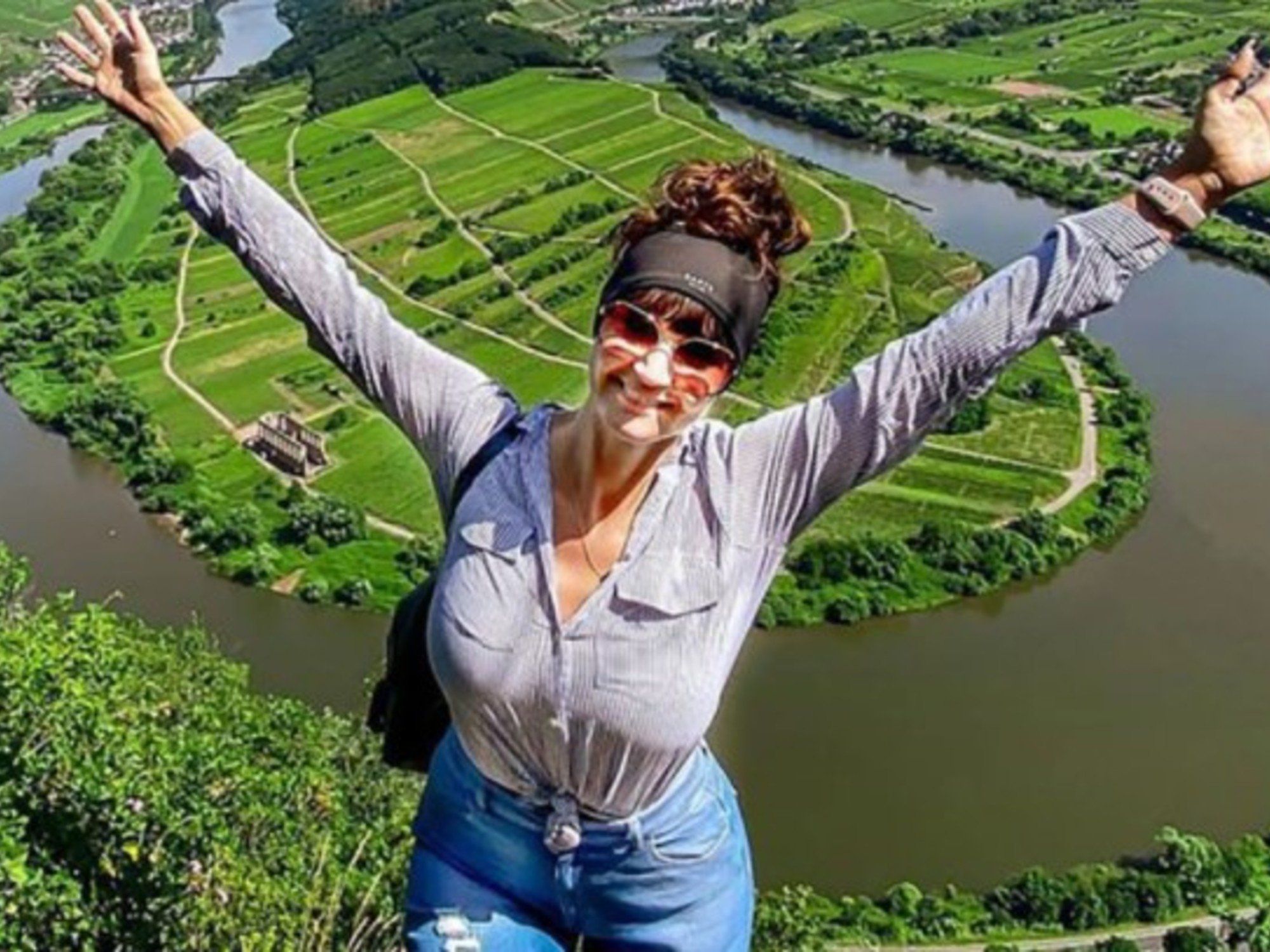Selfie mortal: murió al caer a un precipicio mientras posaba para una foto