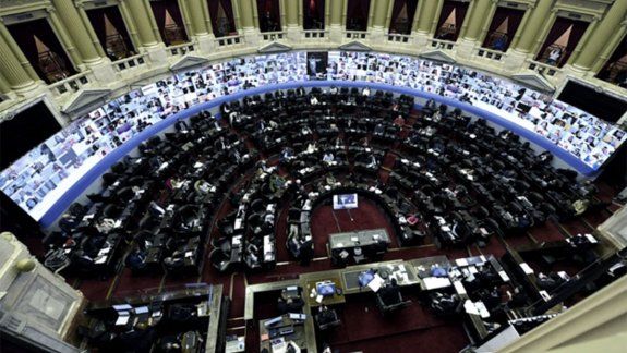 Tras 15 horas de debate