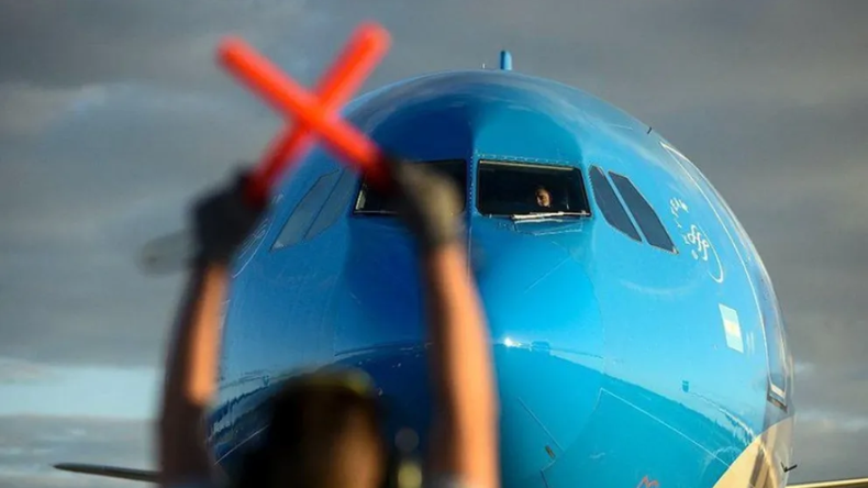 Habrá cancelaciones y demoras de vuelos por paro de controladores aéreos: cuándo será