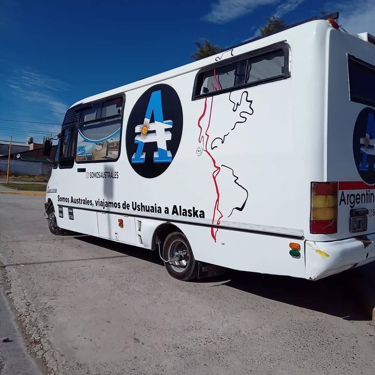 El Motorhome de la pareja que recorre el país y anda por Oro.