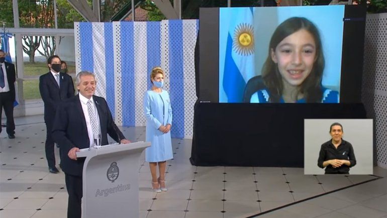 El emotivo acto que el Presidente le dedicó a la nena de Plottier