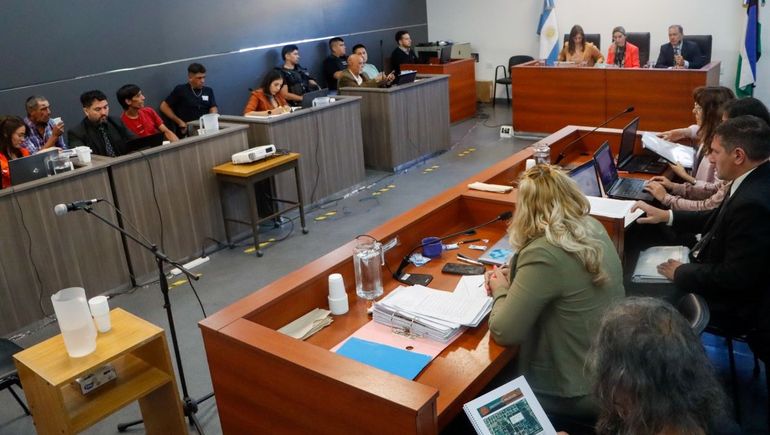 Se realizó este miércoles la segunda jornada del juicio por el femicidio de Otoño Uriarte. La labor policial en el centro de las sospechas. 