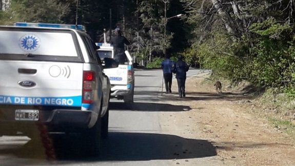 Le pegaron un tiro y los vecinos lo hallaron muerto en la calle