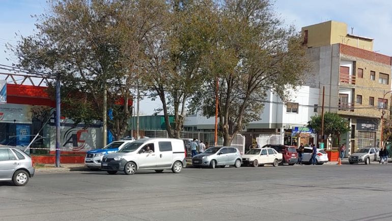 Tuvo una discusión a la salida de un kiosco y lo apuñalaron: hay un detenido