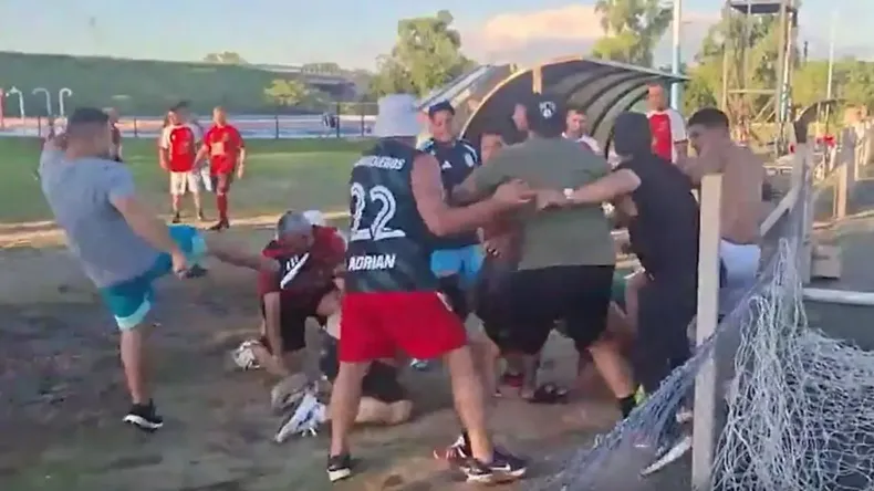 Batalla campal entre facciones de Camioneros en el medio de una fuerte interna entre Pablo y Hugo Moyano