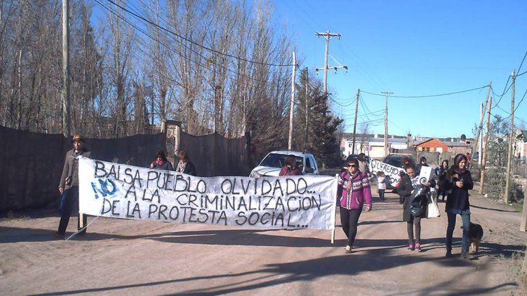 Habitantes de Costa Esperanza se movilizaron contra las indagatorias.