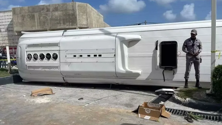 Murió un tercer argentino por el vuelco de un micro en Punta Cana