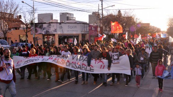 Masiva movilización local.