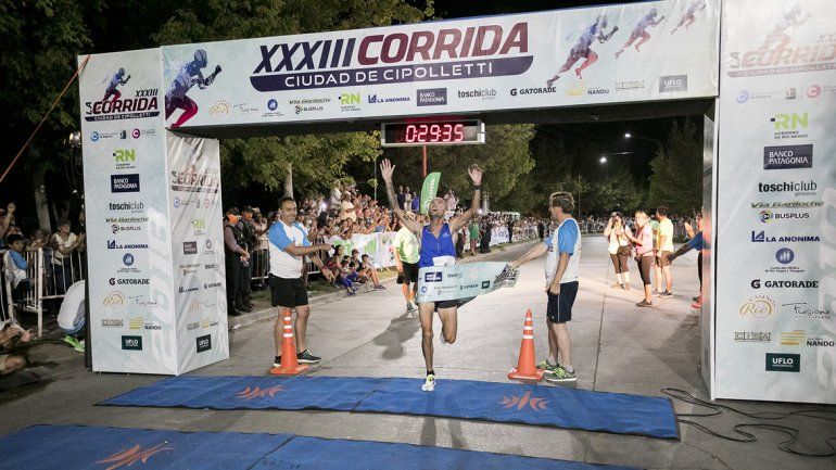 Una fiesta: mirá todo el color de la  33ª Corrida de Cipolletti