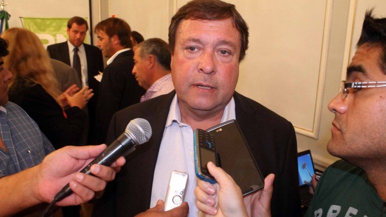 Weretilneck aseguró que los descuentos por los paros docentes se van a ejecutar