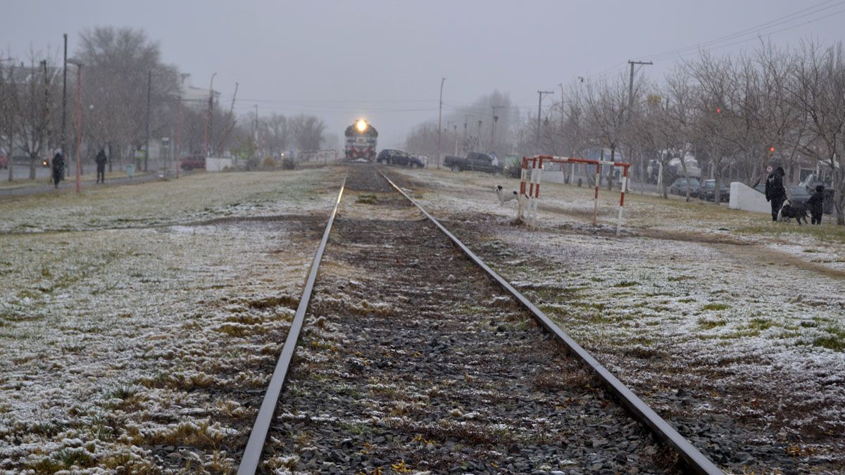 El frío y la nieve persiste en muchos sectores de la provincia.