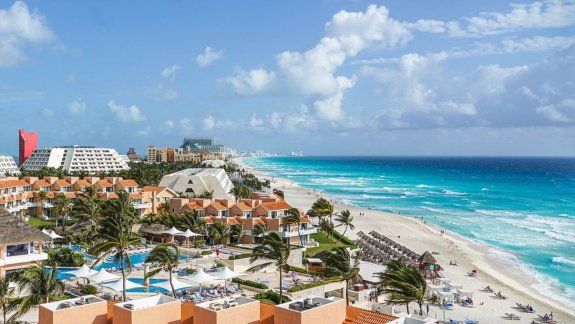 Asesinan a seis personas en una emblemática playa mexicana 