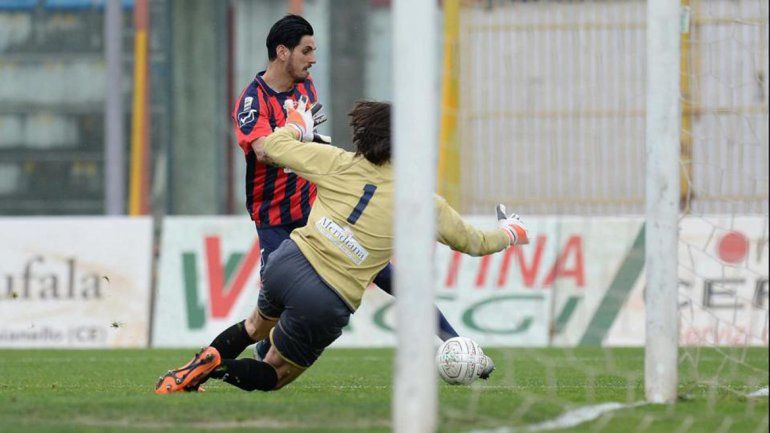 Alfageme tiene 31 años y ahora juega en Casertana