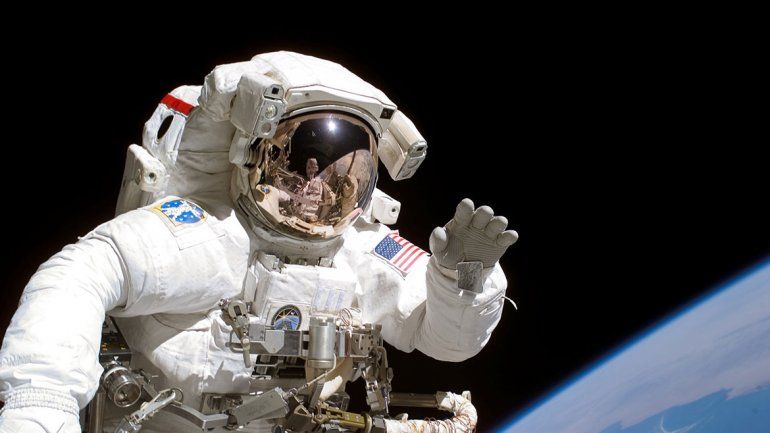 ¿Qué pasa si un astronauta muere en el espacio exterior?