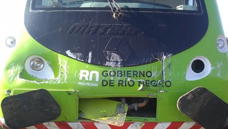 Una formación del Tren Patagónico fue embestida por un camión