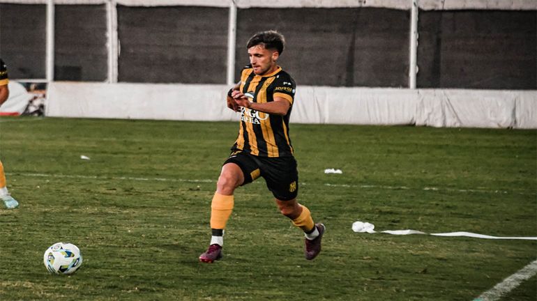Olimpo empató el clásico con la Villa y quedó puntero en soledad.