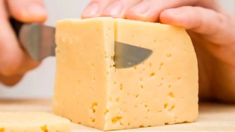 Alerta por brote de listeriosis en Argentina por consumo de queso: los síntomas de la enfermedad