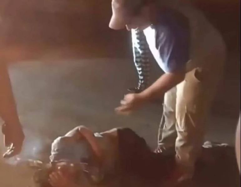 Persiguió por 20 cuadras a un ladrón, lo alcanzó y lo azotó