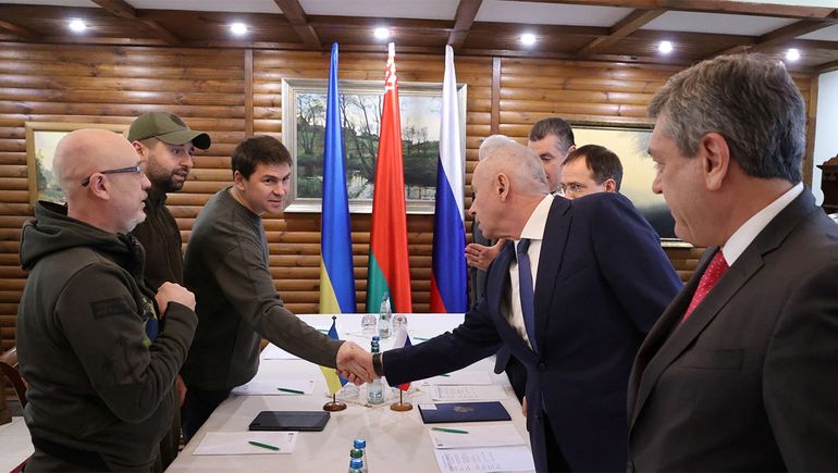 Ucrania y Rusia acordaron un cese del fuego temporal para abrir corredores humanitarios