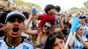 hinchas festejo argentina baires