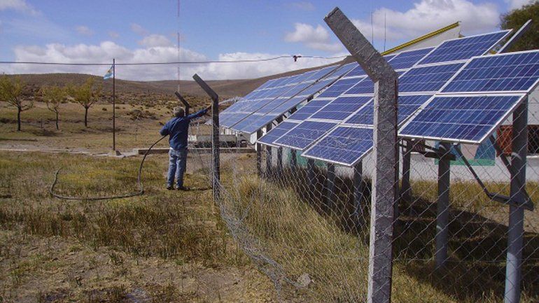 Provincia lanza una línea de financiamiento para equipos eólicos y solares