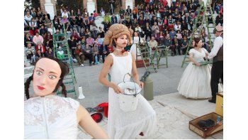 una multitud de cipolenos presencio la obra ay lamor! en el anfiteatro del parque rosauer