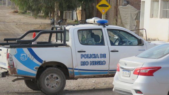 La Policía secuestró su loro y pide que se lo devuelvan