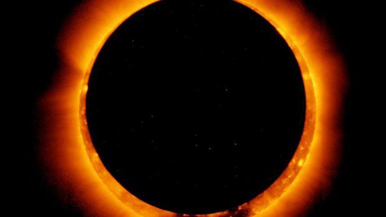 El lunes se espera que la Luna cubra al Sol en un gran eclipse americano