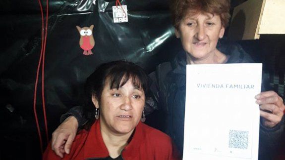Vecinos solidarios se unen para mejorar la casa de Lila Calderón