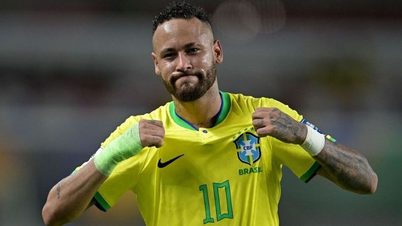 Neymar continúa atravesando una lesión.