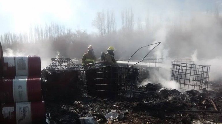 Se incendió una fábrica de chacinados en Fernández Oro