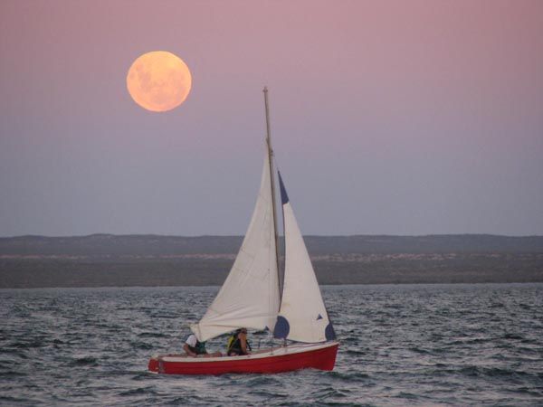 Vía Crucis Flotante 2011 en el Lago Pellegrini