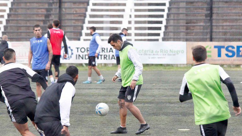 El Monito Opazo pinta para meterse en el once titular