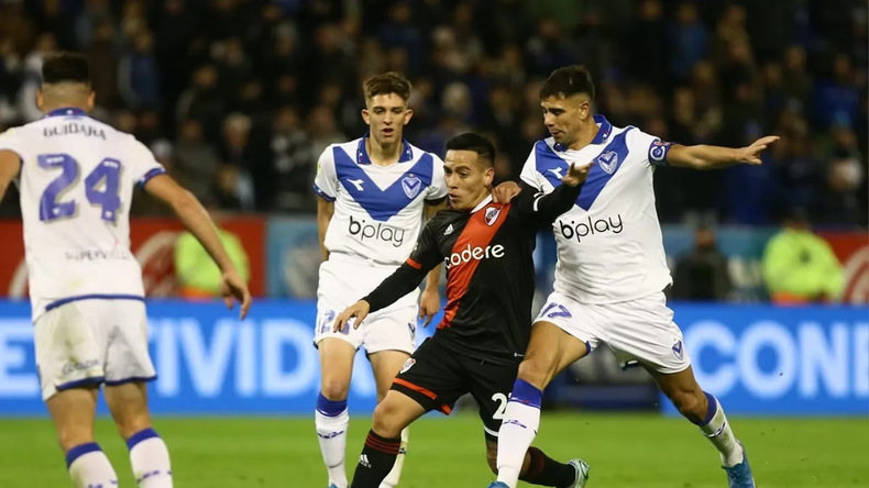 River y Vélez empataron en un partido electrizante