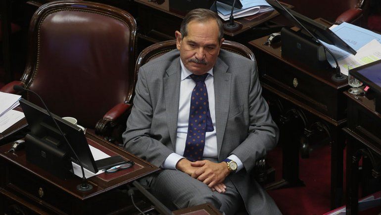 Tras la denuncia por violación, Alperovich pidió licencia y se quedó en Miami