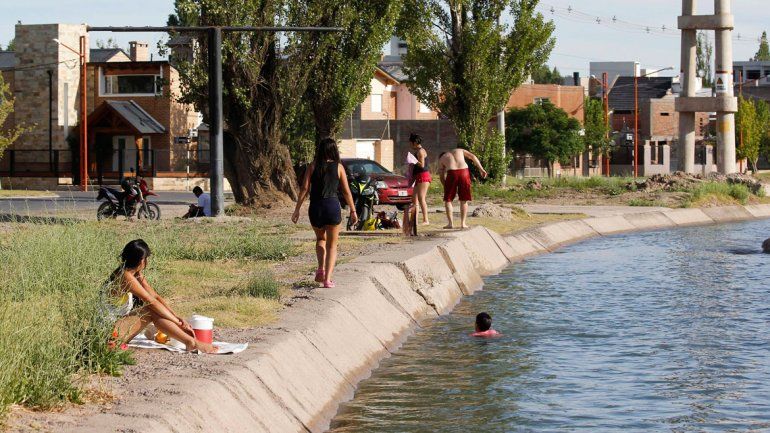 La Muni pidió tener cuidado en los canales y no manipular las compuertas.