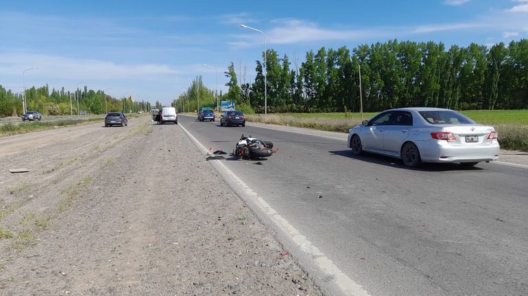 Motociclista herido tras choque en la Ruta 151