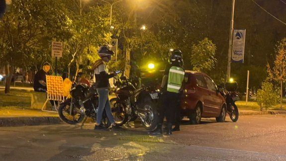 Hace cinco días que sufren los ruidos molestos de 70 motos a la noche