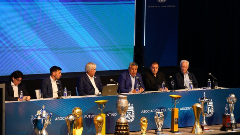 Claudio Tapia y los principales dirigentes de AFA. 
