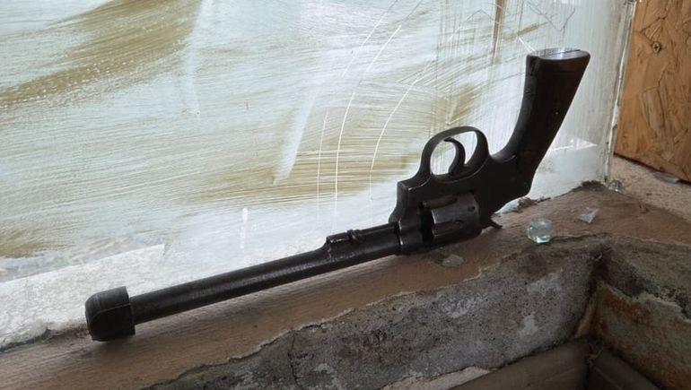 El poderoso revolver calibre 38 largo con caño modificado. Fue secuestrado en Río Colorado. 