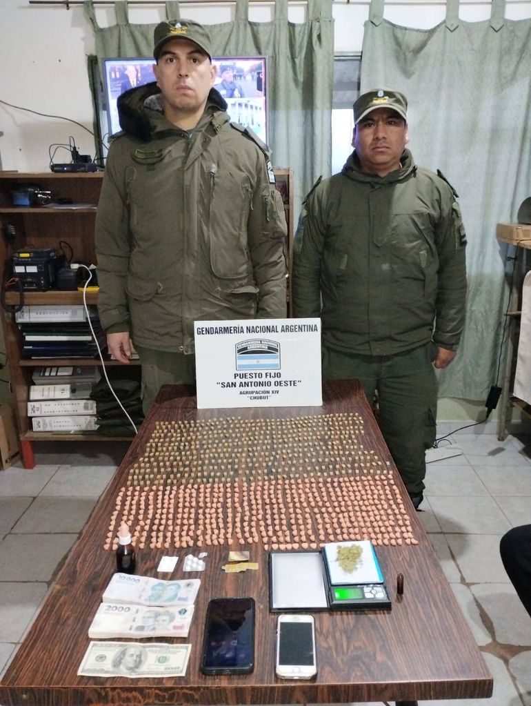 Apresaron a pasajero de un micro que llevaba casi un millar de pastillas de éxtasis