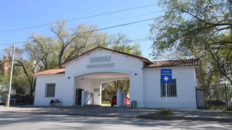 La niña de 11 años fue internada en el Hospital Francisco López Lima y su estado es reservado.&nbsp;