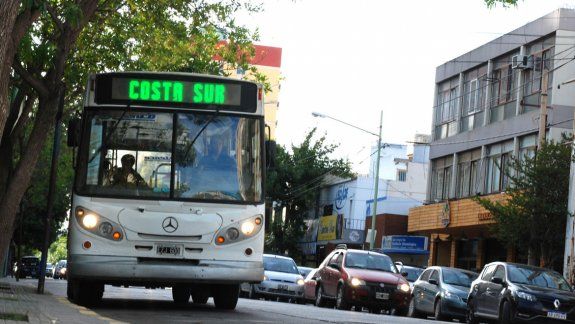 Aumentará un 28,5% el precio del boleto de colectivo urbano en la ciudad. Los concejales del oficialismo ya anticiparon que aprobarán la iniciativa.