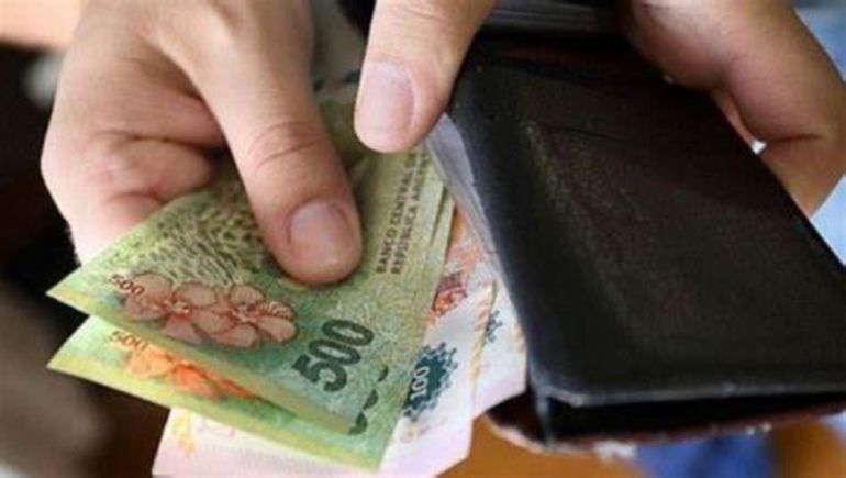 El aguinaldo quedará exento del impuesto a las Ganancias para más de medio millón de trabajadores. El aguinaldo quedará exento del impuesto a las Ganancias para más de medio millón de trabajadores.