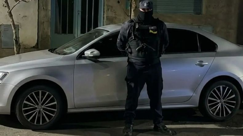 Se lo robaron en Cipolletti, investigó por su cuenta y halló su auto a las pocas horas en Neuquén. | LMCipolletti.com Se lo robaron en Cipolletti, investigó por su cuenta y halló su auto a las pocas horas en Neuquén.
