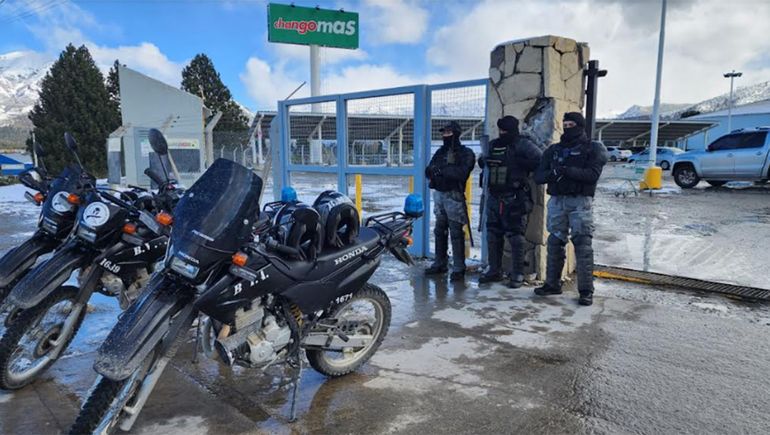 Gendarmería Nacional patrulla las calles de Bariloche