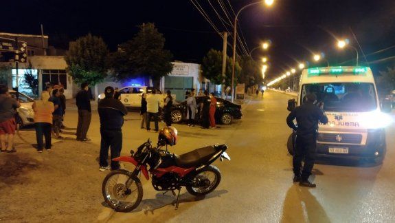 Brutal choque: la camioneta involucrada huyó del lugar