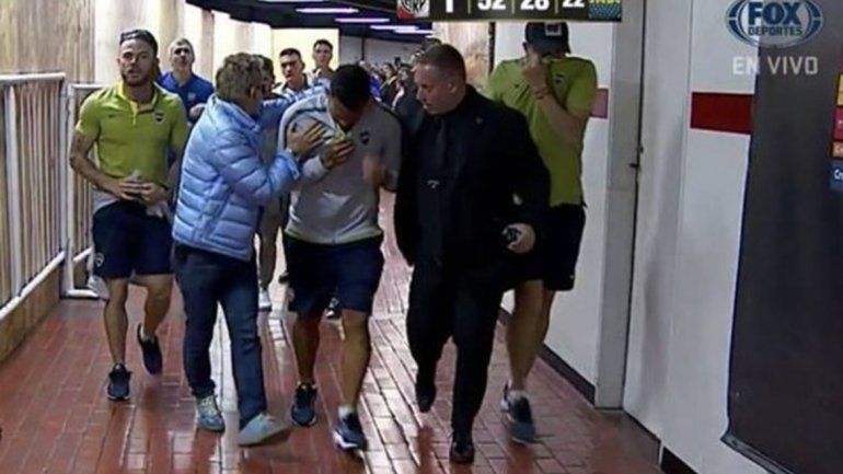 Rompieron el colectivo de Boca al llegar al Monumental