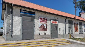 construiran una plaza en el terreno de acceso a la estacion de trenes