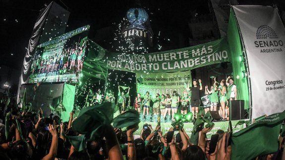 Histórico: el aborto legal es ley en Argentina